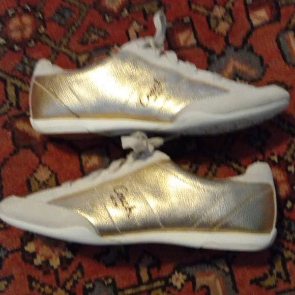 Like New! Coach 26 Reina Metalic Gold Low Cut Sneaker - Picture 3 of 7